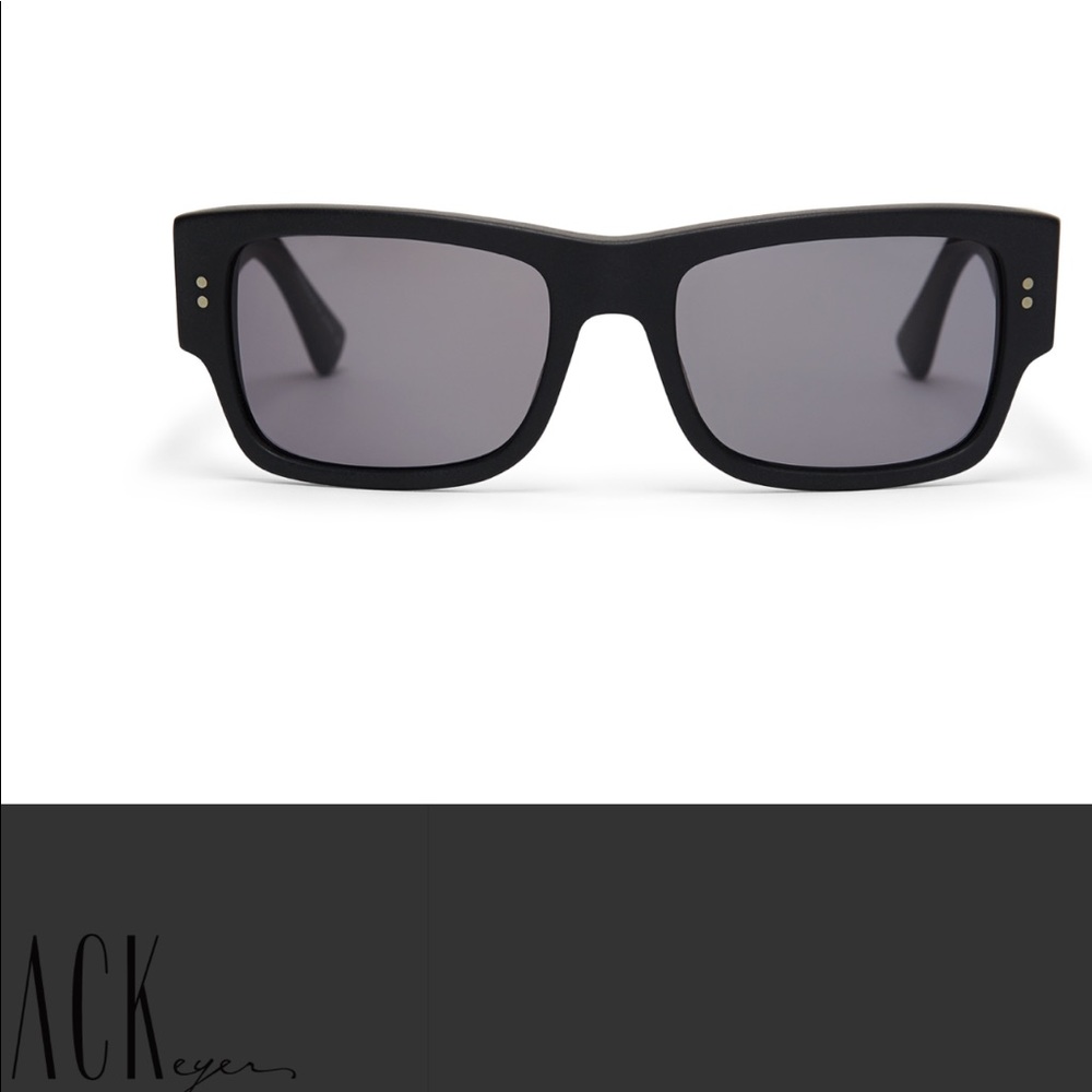 Jack Eyes Sunglasses-model (Director)